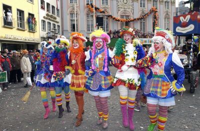 Karneval in Bonn | Gruppe "Circus Comicus" im Rosenmontagszug
© Michael Sondermann - Bundesstadt Bonn